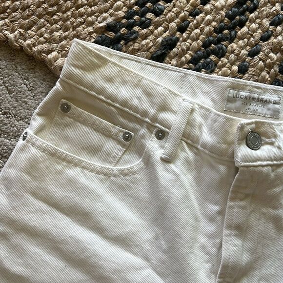 NWT Lucky Brand Relaxed Short Cotton Women's White Denim Shorts Raw Hem 4/27 - Picture 7 of 13